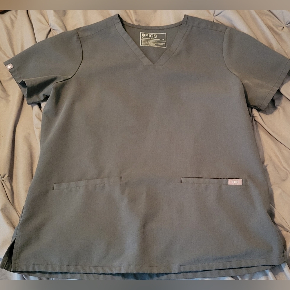 FIGS Bonsai 3pocket Scrub Top
